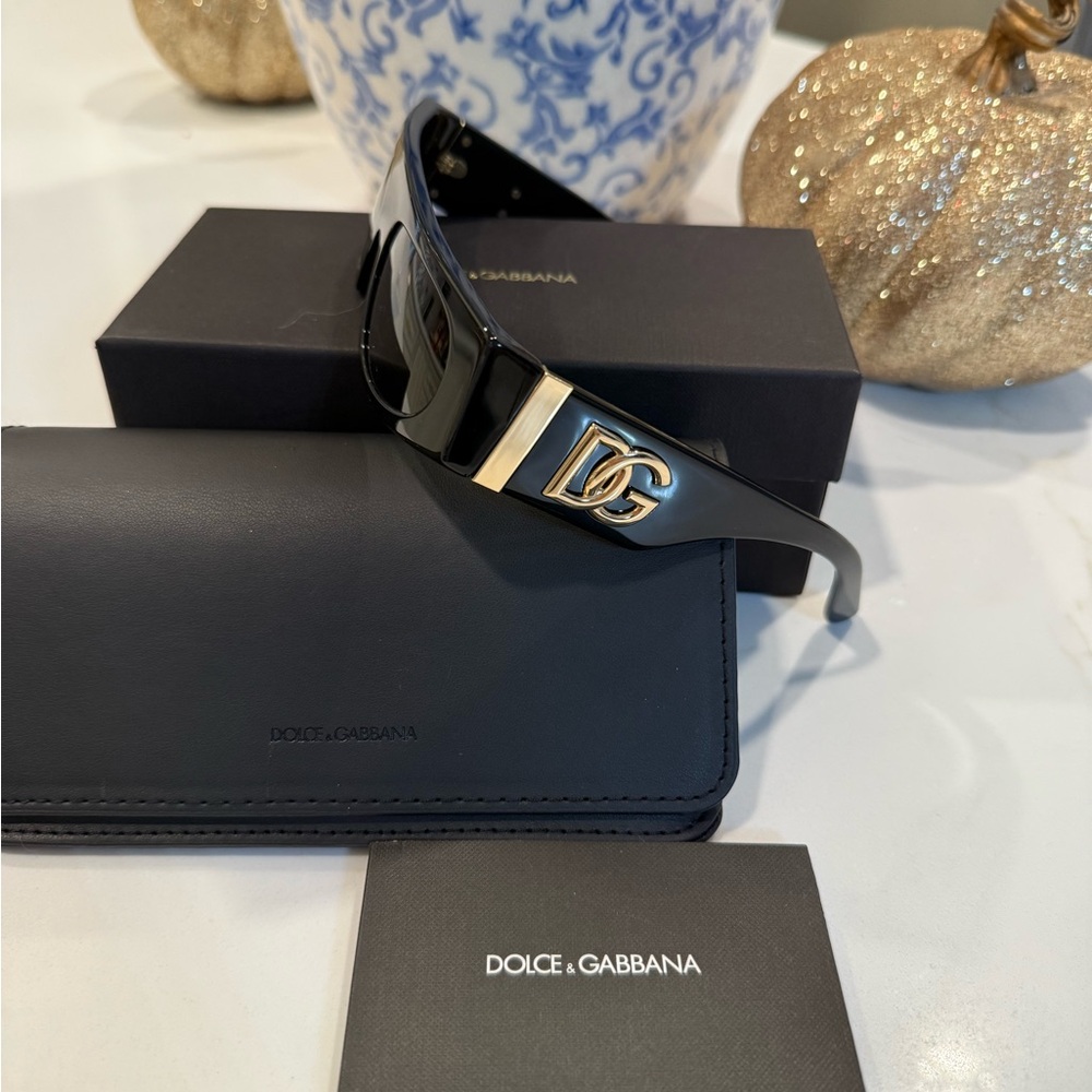 Dolce & Gabbana Black Rectangular Sunglasses - Picture 2 of 4